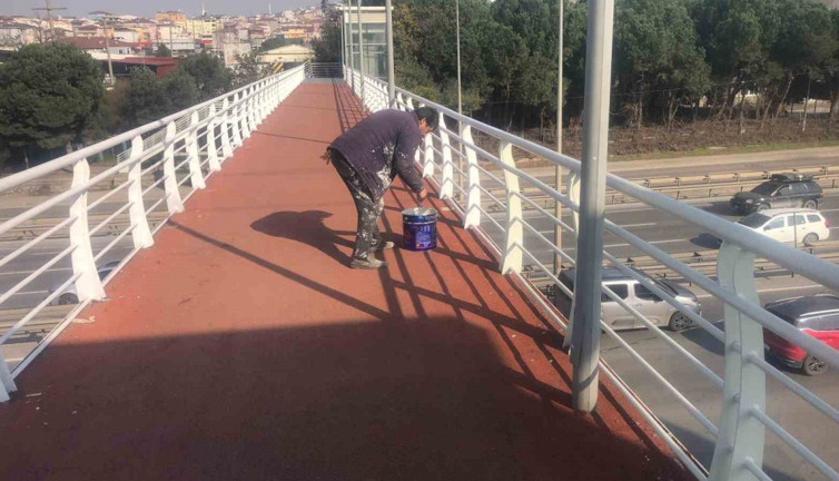 Üst geçitlerde yenileme çalışması