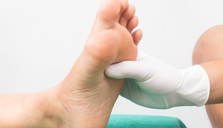 Ayak yaraları neden iyileşmez? Kangren riskini azaltmanın yolları