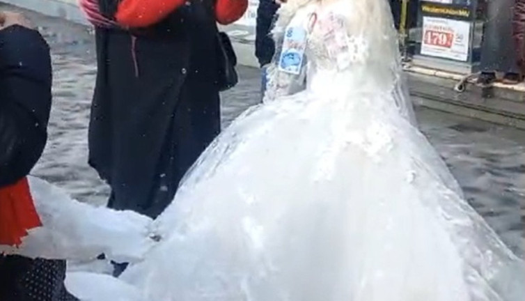 Kardan düğünle eğlendiler!