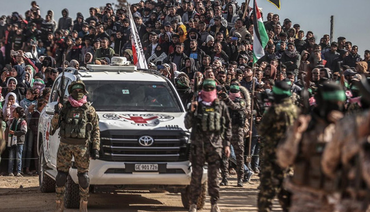 Hamas, 1 esiri daha Kızılhaç’a teslim etti