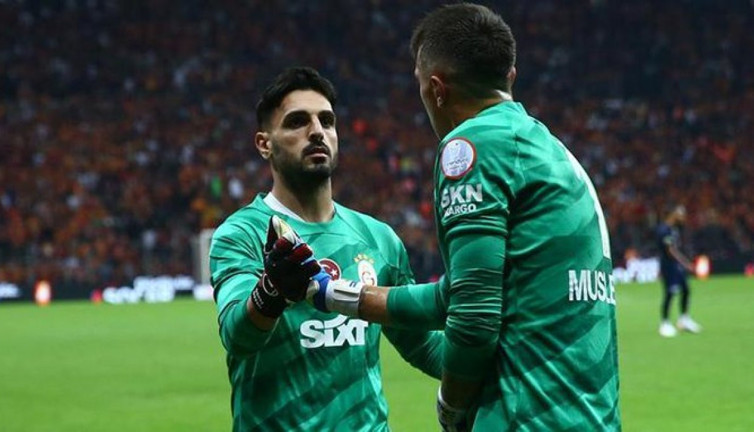 Günay Güvenç Muslera'yı geçti