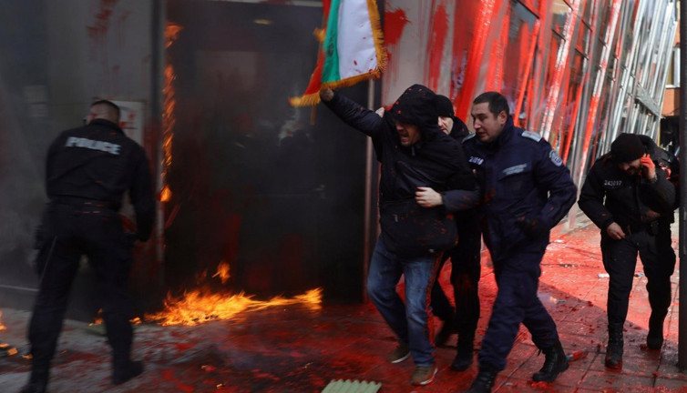 Bulgaristan’da euro karşıtları başkenti karıştırdı
