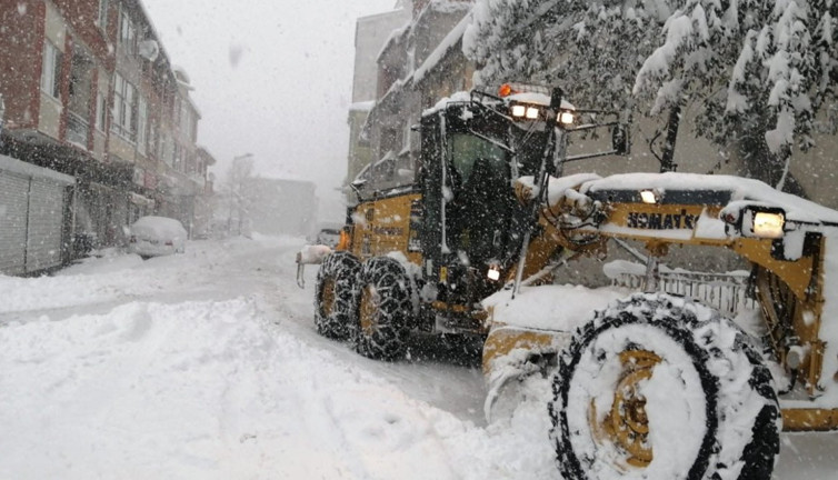Terme'de karla mücadele! Belediye ekipleri 7/24 teyakkuzda