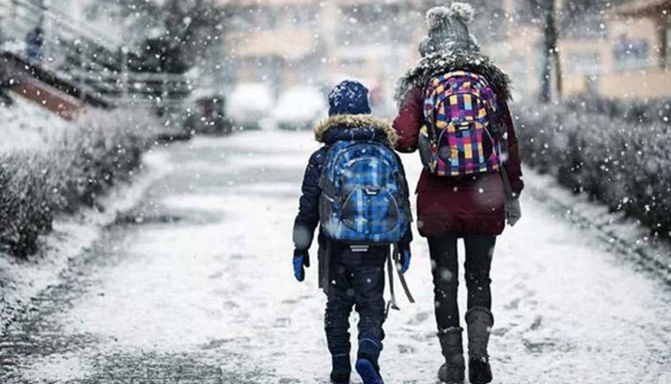 Samsun'da kar yağışı nedeniyle yarın eğitime ara verildi