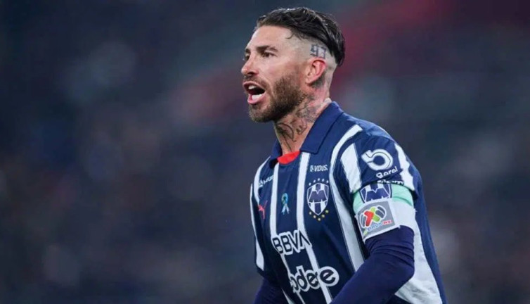 Sergio Ramos neden iki kaptanlık bandı takıyor?