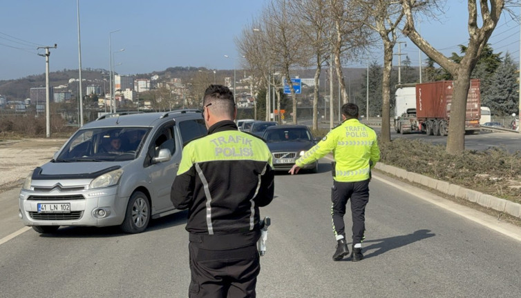 Polisten şok denetim