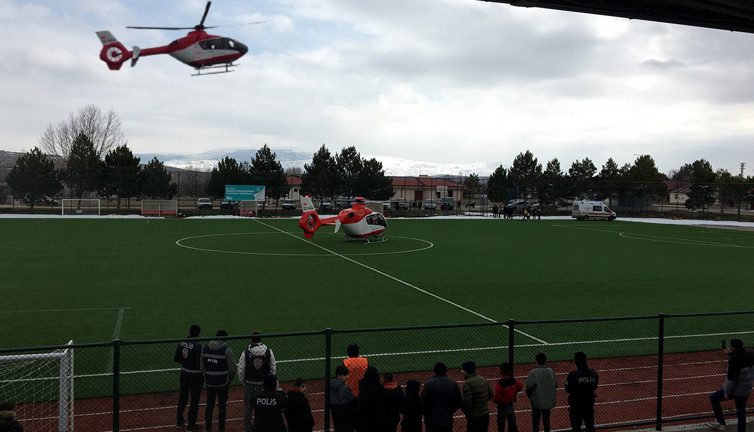 Maç sırasında sahaya helikopter indi! Sivas’ta ilginç anlar