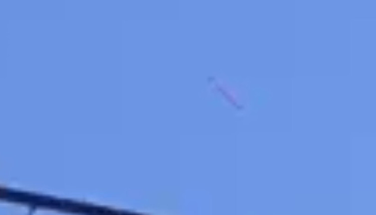 Gökyüzündeki cisim panik yarattı