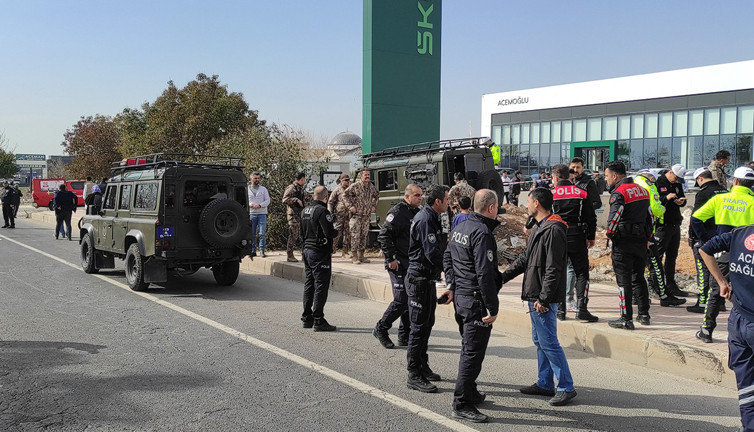 Zırhlı polis aracı kaza yaptı! Çok sayıda yaralı var