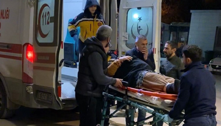 Teravihten dönen kadına otomobil çarptı