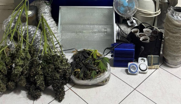 Kapıcı dairesini uyuşturucu imalathanesine çevirmişler