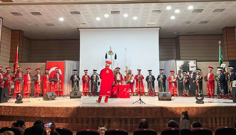 Mehter takımı Erzincan'ı coşturdu!