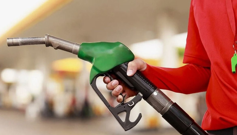 Açıklanan fiyat hayal kırıklığı yarattı. Akaryakıtta indirim fiyaskosu