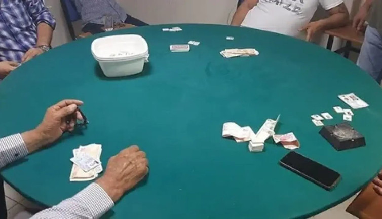Samsun'da kumar oynayan 4 kişiye binlerce lira ceza kesildi