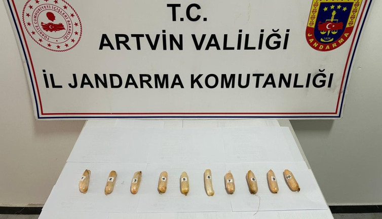 Bağırsağından paket paket uyuşturucu çıktı!