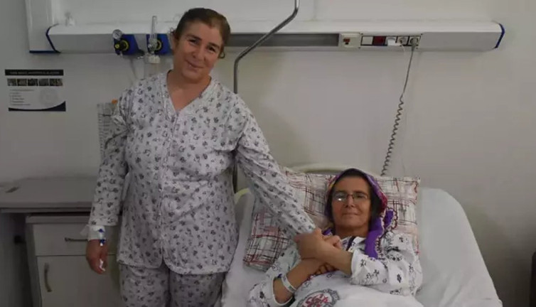Ablasının böbreğiyle hayata yeniden bağlandı