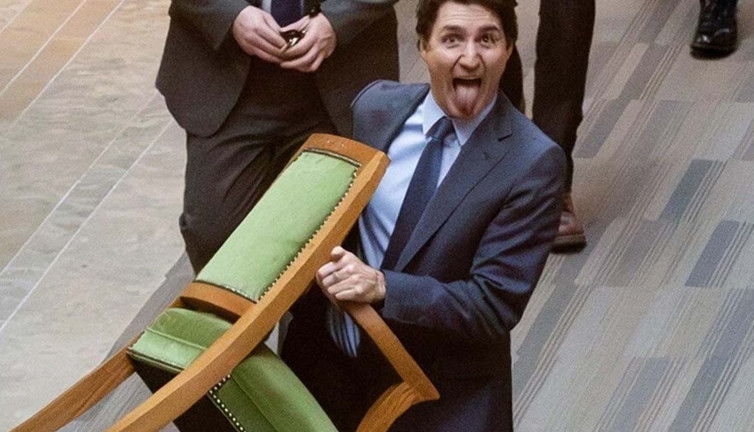 Makam hastalığı dünyanın her yerinde! Görevden ayrılırken koltuğunu da götürdü