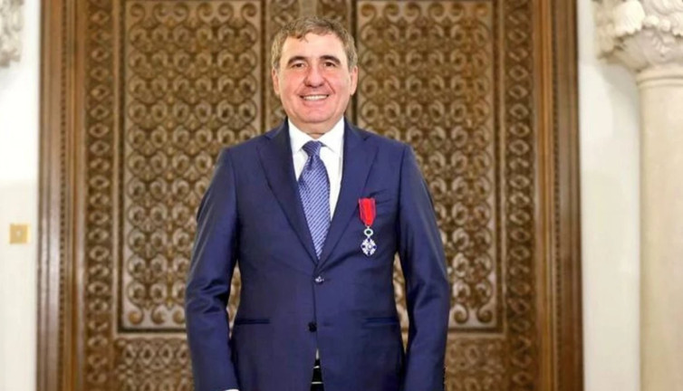 Galatasaray efsanesi Hagi'ye "Romanya Yıldızı" nişanı