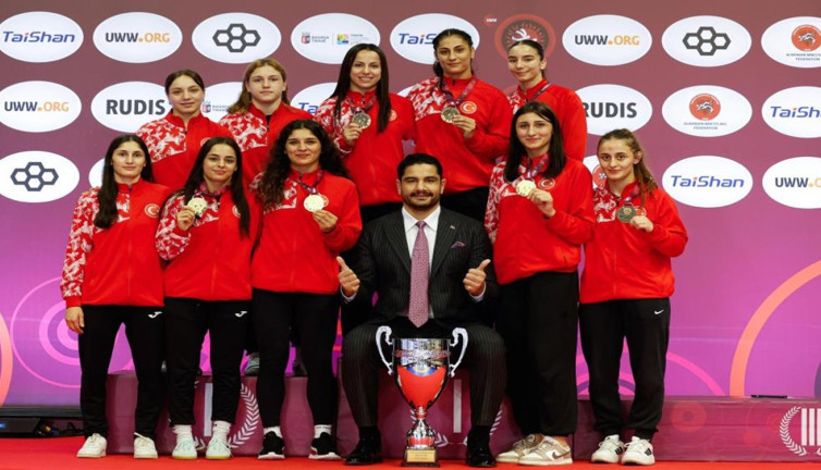 U23 Kadın Güreş Milli Takımı Avrupa şampiyonu oldu