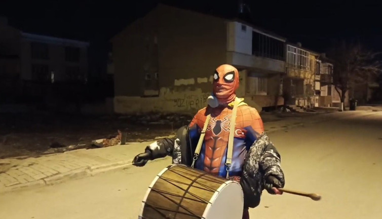 Örümcek adamlardan sahur mesaisi!