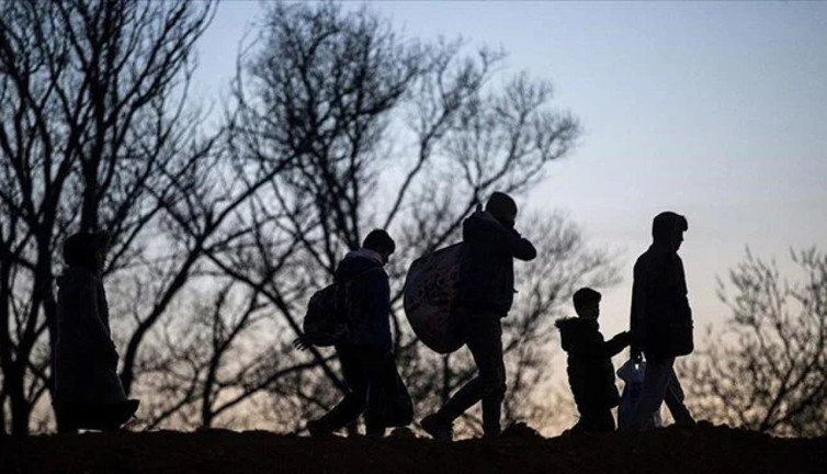 Mersin'de kaçak göçmenlere baskın: 3 gözaltı var