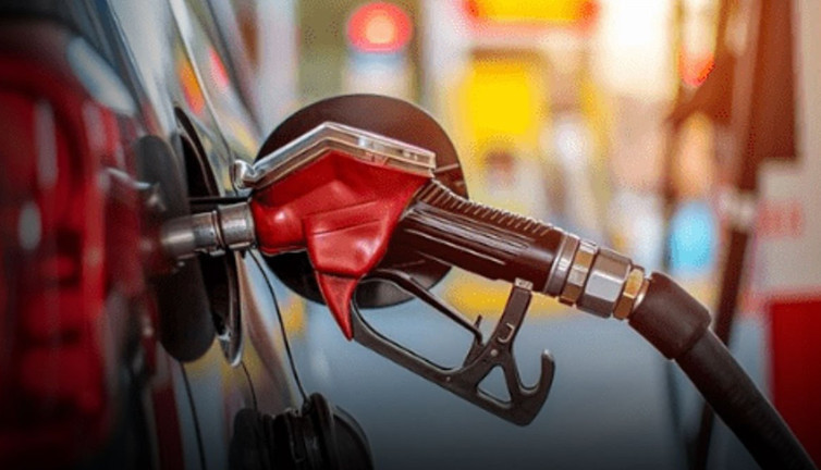 Akaryakıtta fiyatlar yine değişti! Tabelalar alt üst oldu