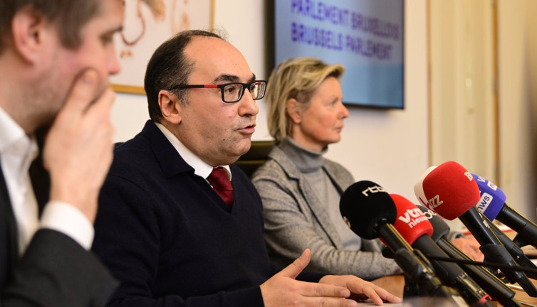 Brüksel 7 partili koalisyona hazırlanıyor