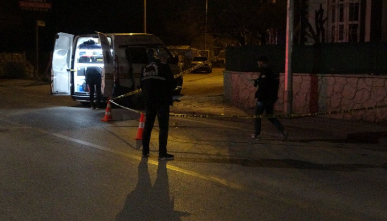 Takside silahla vurup yola attılar