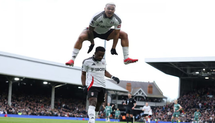 Tottenham, Fulham'a direnemedi: 2-0