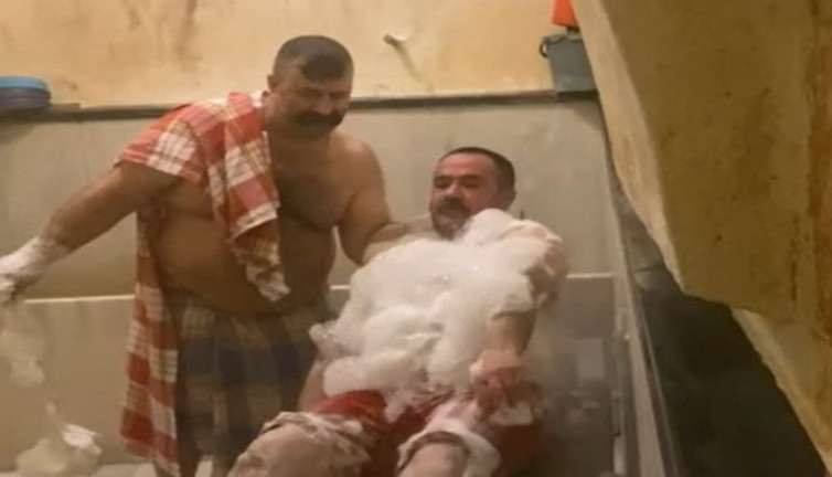 Sinüsleri musluk gibi açıyor ölü deriler çöpe gidiyor. Buraya giren şifa buluyor