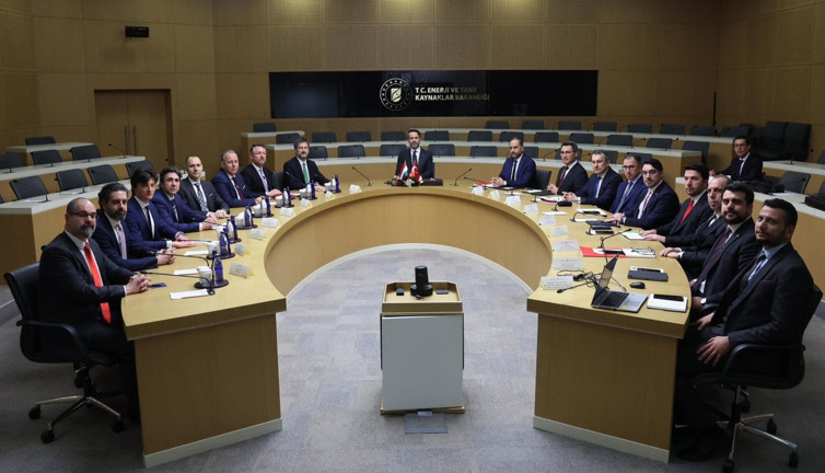 Bakan Bayraktar, Macaristan Büyükelçisi Matis'i kabul etti