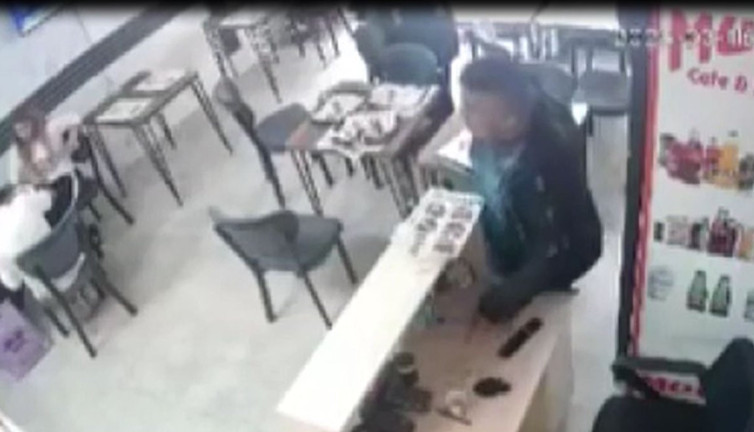 Kasadaki parayla kaçtı