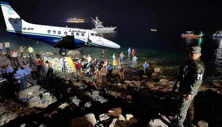 Honduras'ta facia! 17 kişiyi taşıyan uçak denize çakıldı: Çok sayıda ölü ve kayıp var