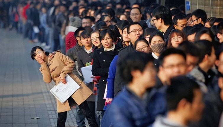 Çin’de genç işsizlik rekor kırdı