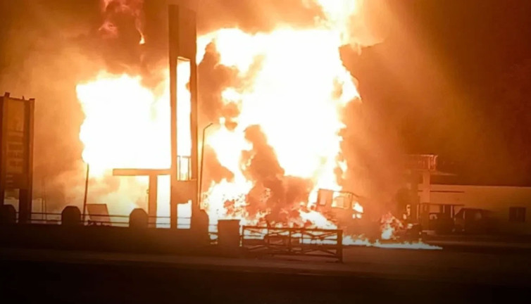 Ülkede yine aynı facia! Akaryakıt tankeri patladı: 6 kişi öldü