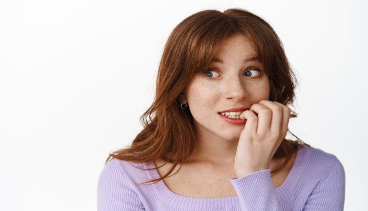 Tırnak yeme davranışına karşı yapay zekâ destekli mücadele! Uzmanlar anlatıyor