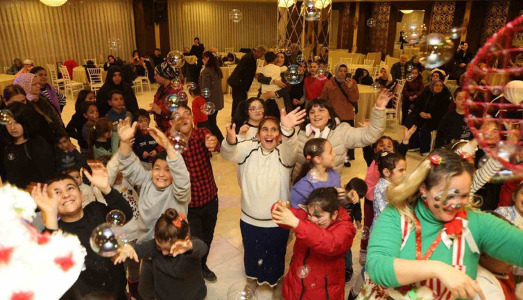 Gönül sofralarına özel çocuklar