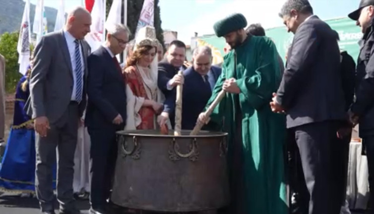 Manisa’da Nevruz ateşi yakıldı! Renkli görüntüler ortaya çıktı