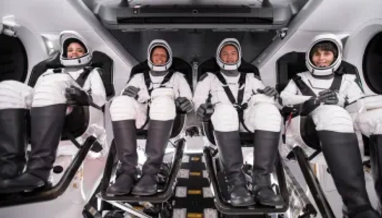 Trump açıkladı! Uzayda mahsur kalan astronotlarla ilgili önemli gelişme