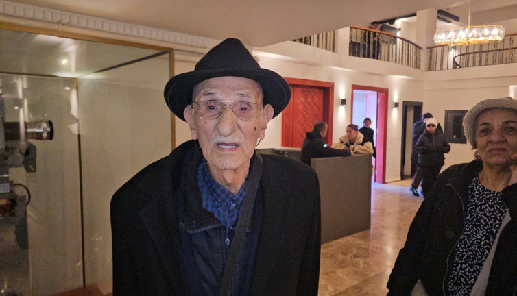 99 yaşında CHP ön seçiminde oy kullandı