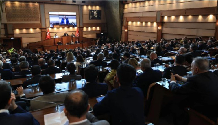 İBB Meclisi'nin 'olağanüstü toplantısı' iptal edildi!