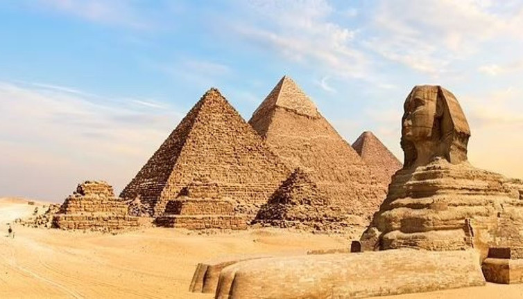 Piramitlerin altında efsanevi şehir keşfedildi!