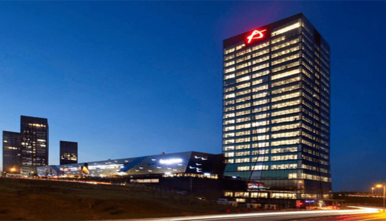 Dev bir grubun patronu da aynı kararı aldığını açıkladı. Güler Sabancı 2 gün önce bırakmıştı... İş dünyasında neler oluyor?