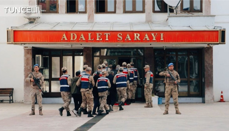 Papazlı, define haritalı 50 milyon TL'lik vurgun. Şeytan emekliliğini istedi. Köylülerin tüm parasını topladılar