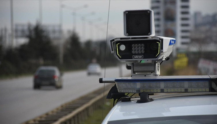 Durdurulan araçta radar tespit cihazı bulundu