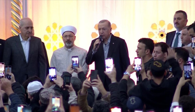 Erdoğan bayram namazını Büyük Çamlıca Camisi’nde kıldı. Filistin için birlik çağrısı yaptı