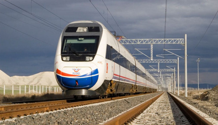 Bakan Uraloğlu duyurdu: İstanbul - Ankara arası 80 dakikaya düşecek