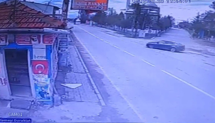 Afyonkarahisar'da 20 yaşındaki motosiklet sürücüsünün öldüğü kaza güvenlik kamerasında