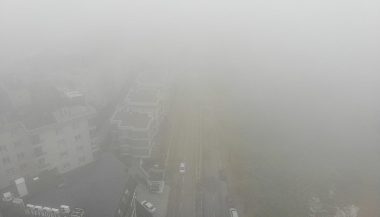 İstanbul'un Anadolu Yakası sise gömüldü!