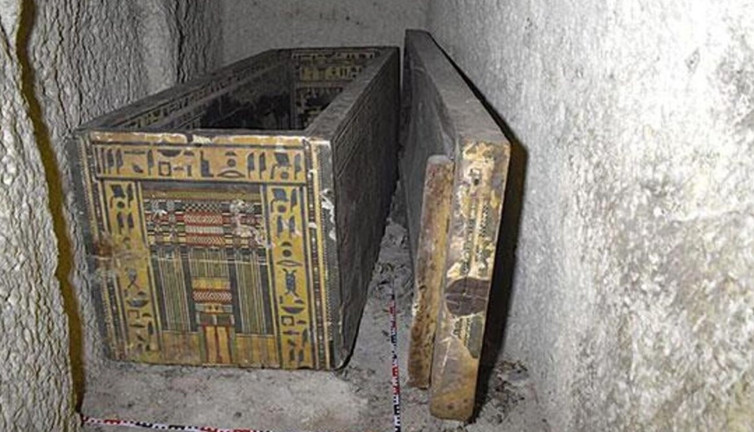 Gizemli mezarın sırları gün yüzüne çıktı! 4 bin yıllık iç içe tabutlar ortaya çıkarıldı! İşin uzmanları değerlendirdi
